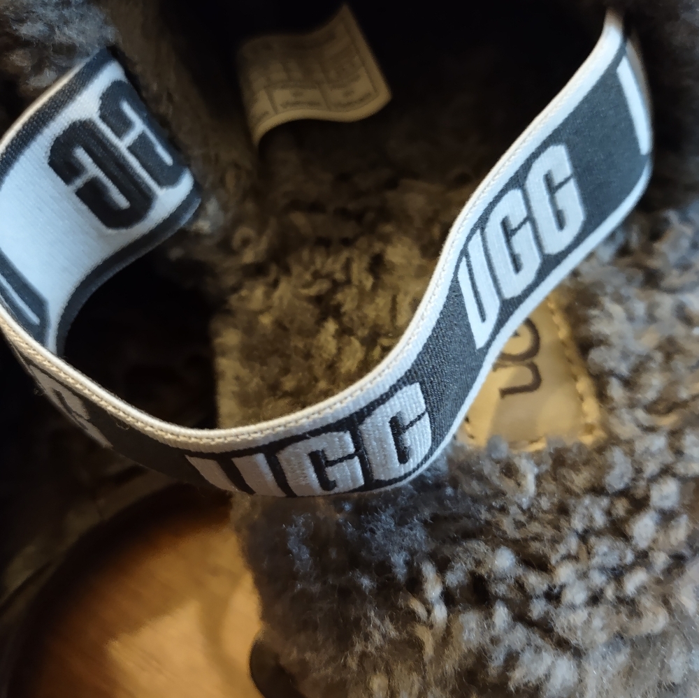 Ugg Shoes - image 5
